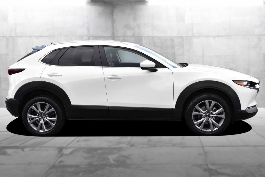 Mazda CX-30 Vehicle Full-screen Gallery Image 5