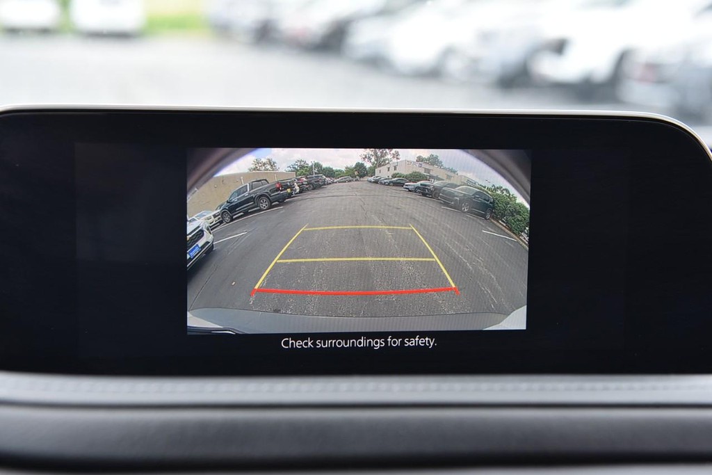 Mazda CX-30 Vehicle Full-screen Gallery Image 12