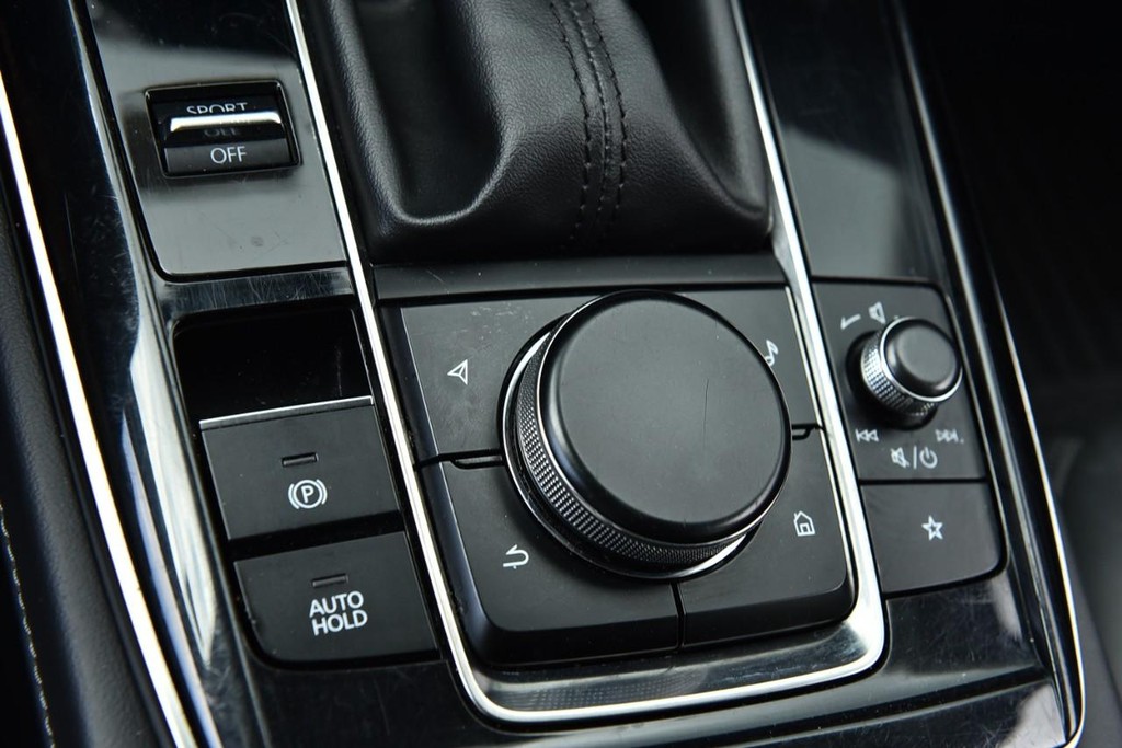 Mazda CX-30 Vehicle Full-screen Gallery Image 16