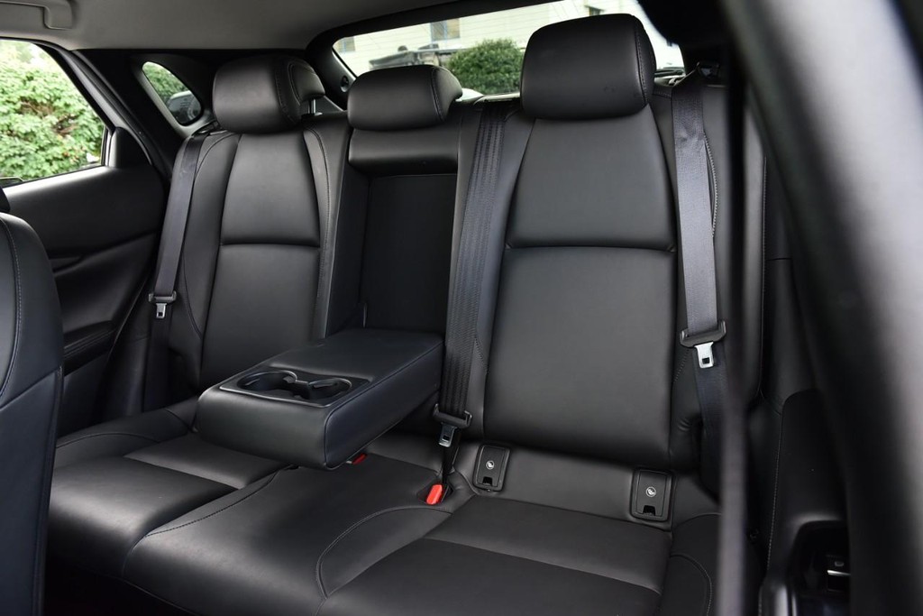 Mazda CX-30 Vehicle Full-screen Gallery Image 21