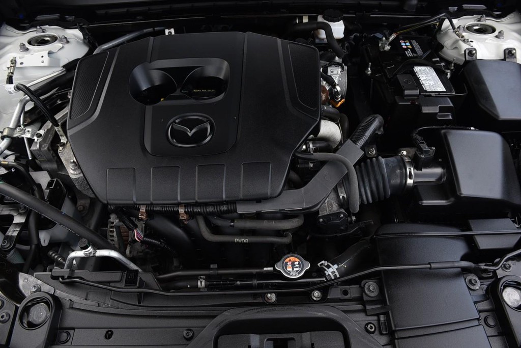 Mazda CX-30 Vehicle Full-screen Gallery Image 25