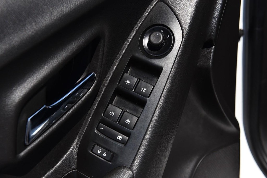 Chevrolet Trax Vehicle Full-screen Gallery Image 8