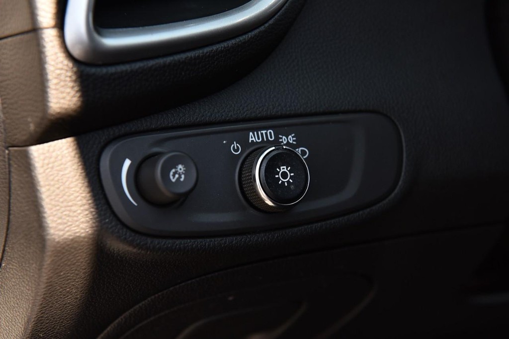 Chevrolet Trax Vehicle Full-screen Gallery Image 9