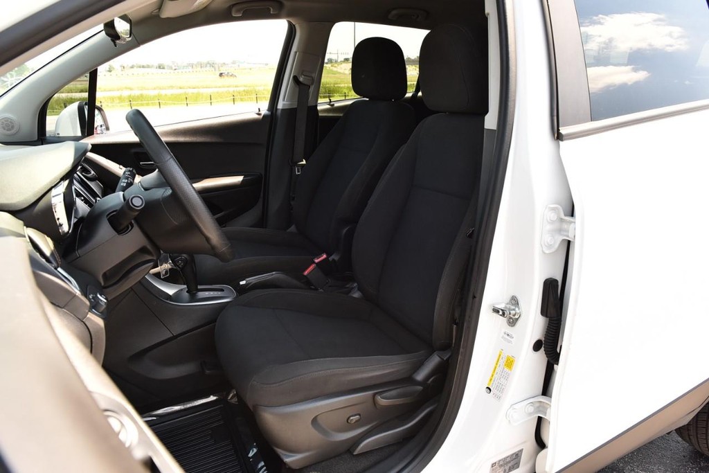 Chevrolet Trax Vehicle Full-screen Gallery Image 16