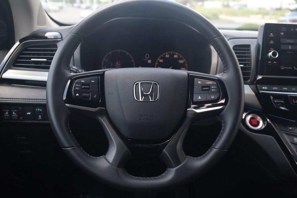 Honda Odyssey Vehicle Full-screen Gallery Image 8