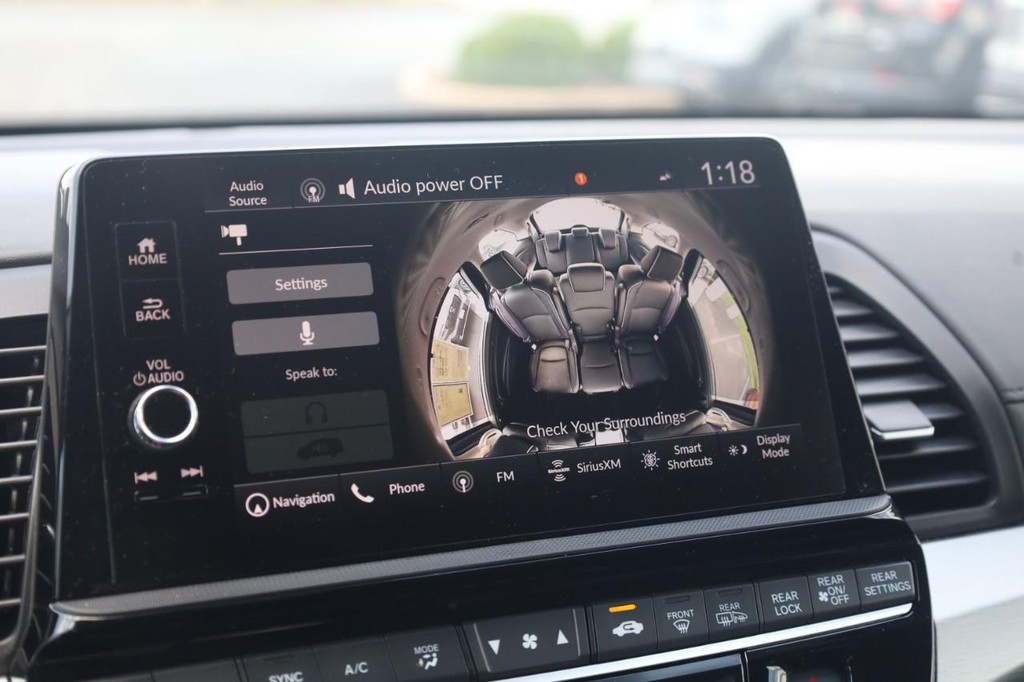 Honda Odyssey Vehicle Full-screen Gallery Image 15