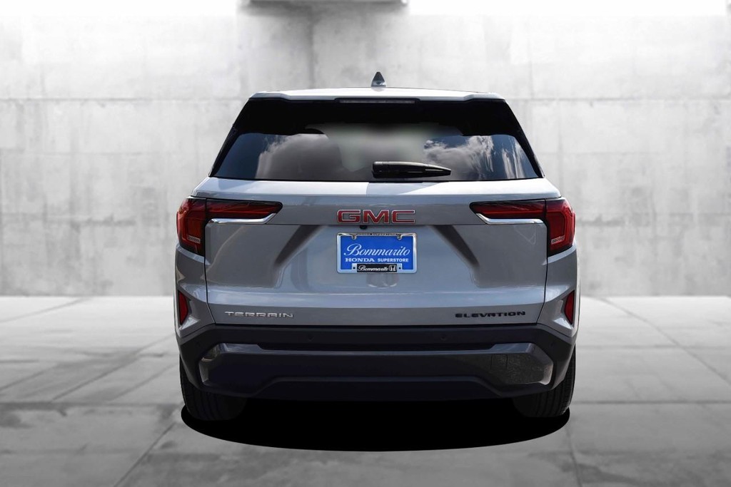 GMC Terrain Vehicle Full-screen Gallery Image 6