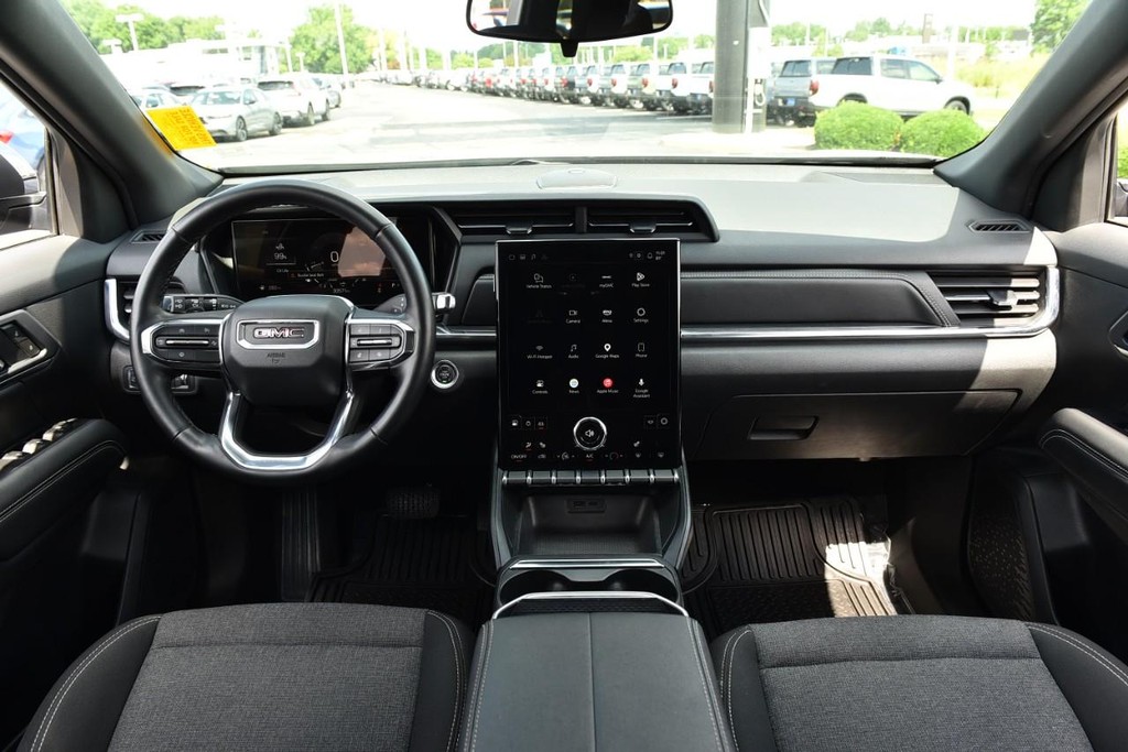 GMC Terrain Vehicle Full-screen Gallery Image 7