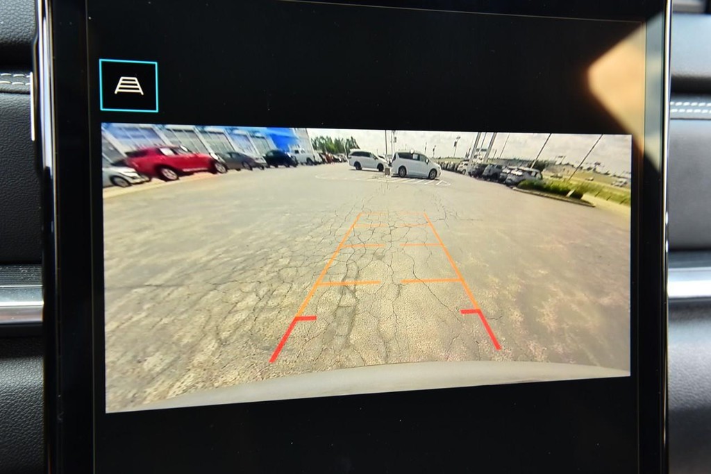GMC Terrain Vehicle Full-screen Gallery Image 13
