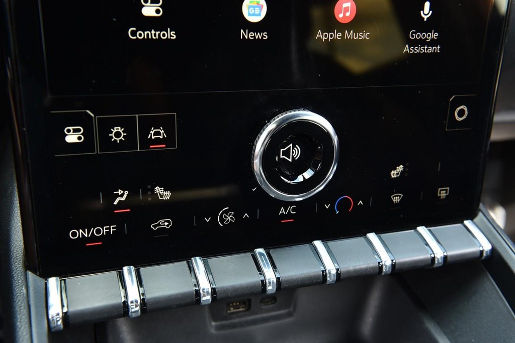 GMC Terrain Vehicle Full-screen Gallery Image 16