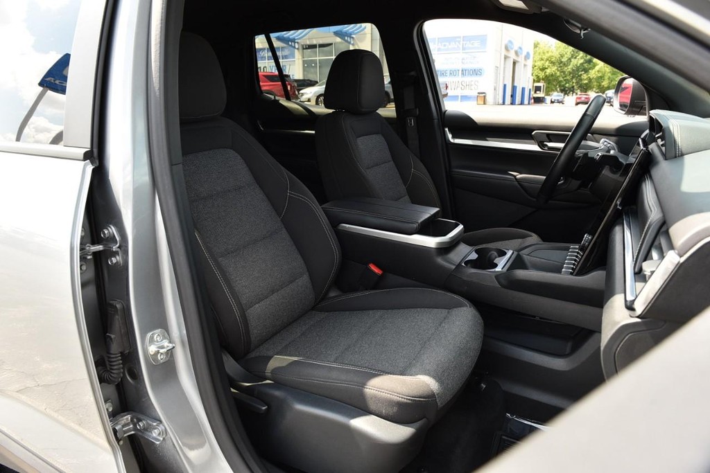 GMC Terrain Vehicle Full-screen Gallery Image 20