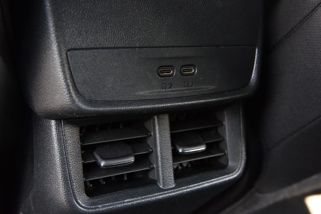 GMC Terrain Vehicle Full-screen Gallery Image 22