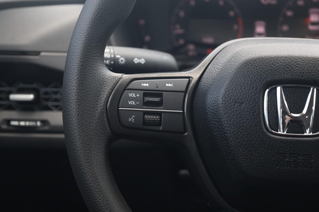 Honda Accord Sedan Vehicle Image 10