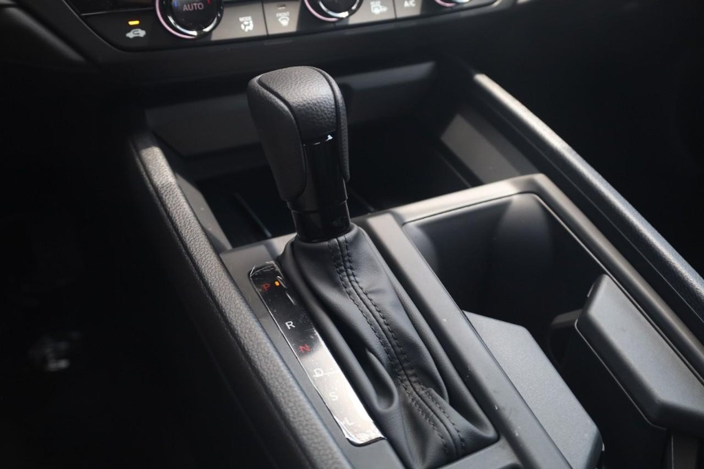 Honda Accord Sedan Vehicle Image 18