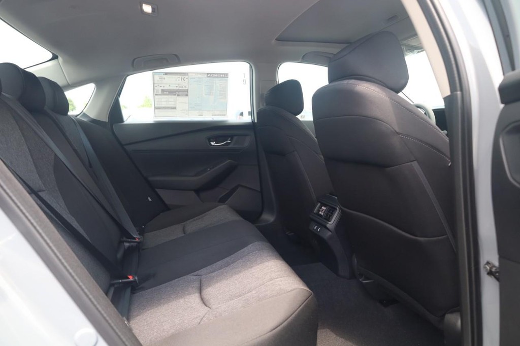 Honda Accord Sedan Vehicle Image 21