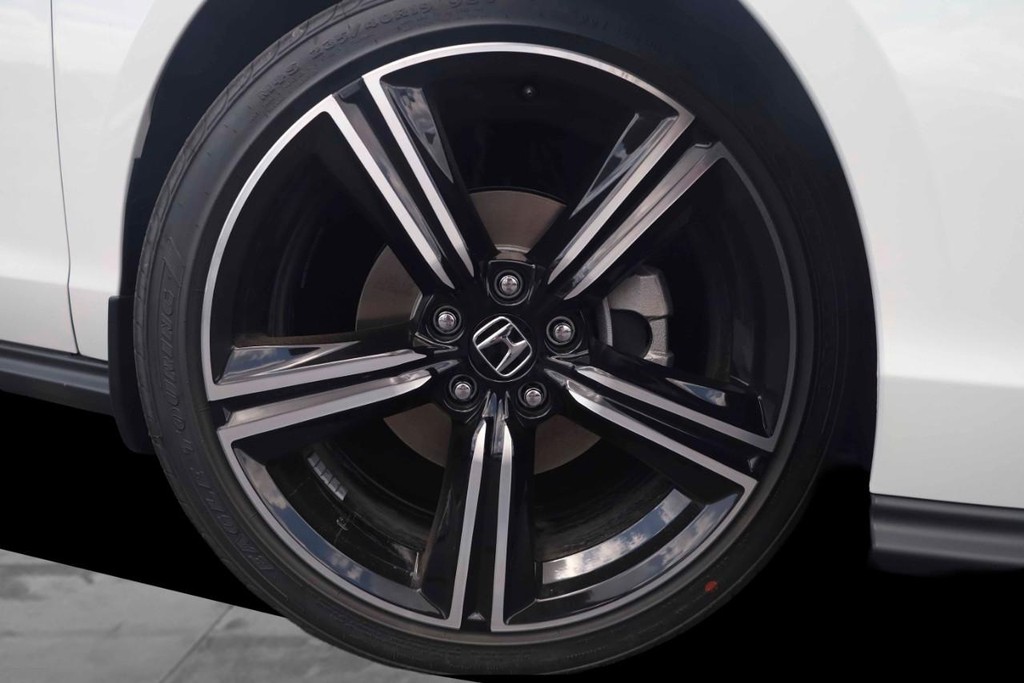 Honda Accord Sedan Vehicle Image 03