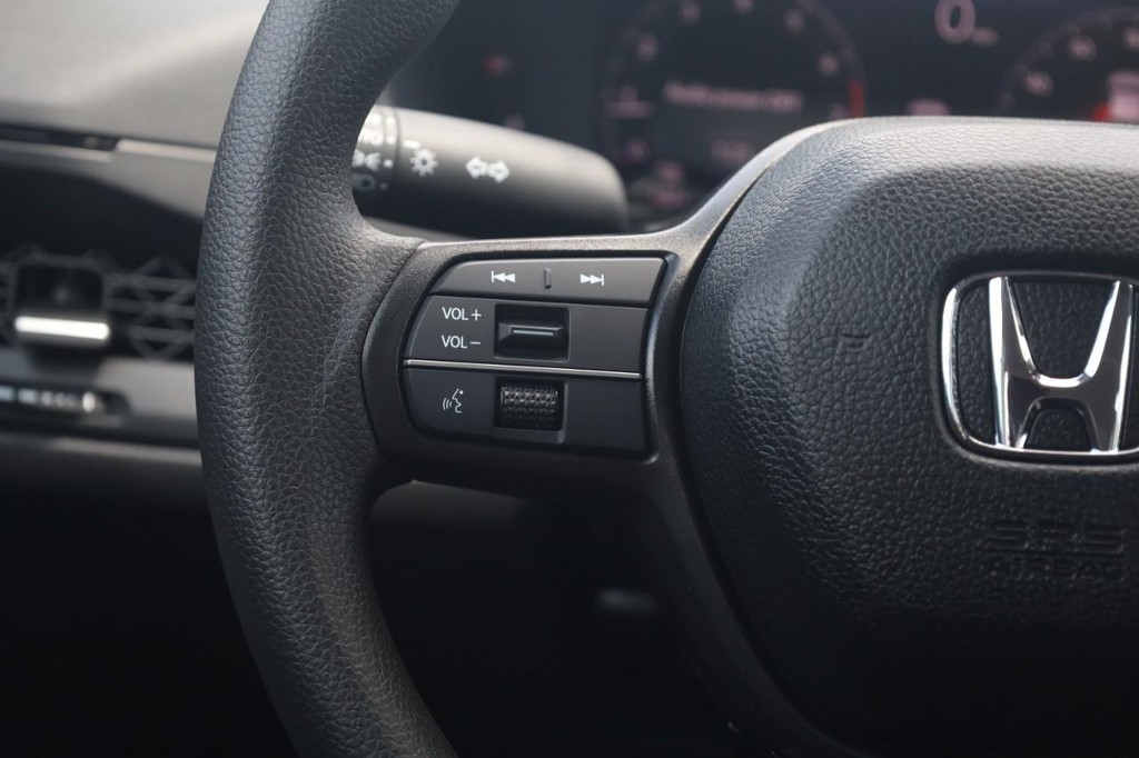 Honda Accord Sedan Vehicle Image 10