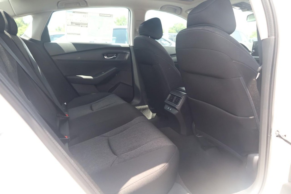 Honda Accord Sedan Vehicle Image 21