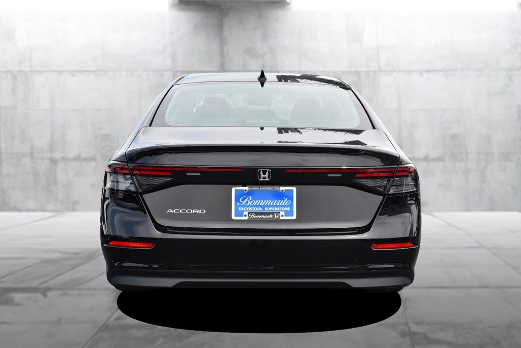 Honda Accord Sedan Vehicle Image 06