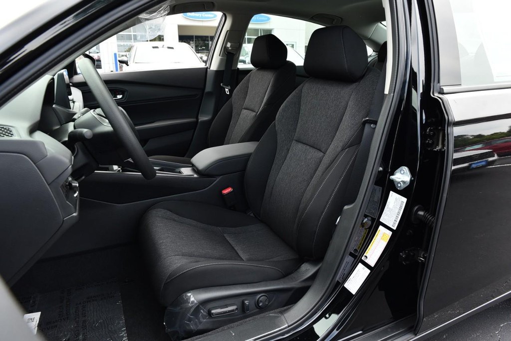 Honda Accord Sedan Vehicle Image 20