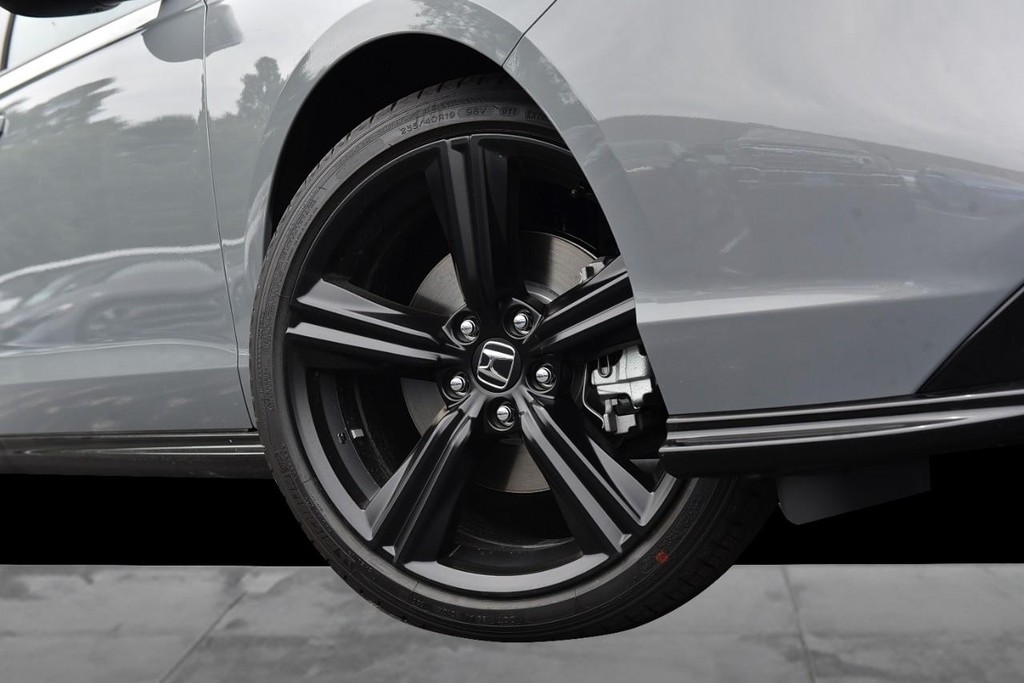 Honda Accord Hybrid Vehicle Image 03