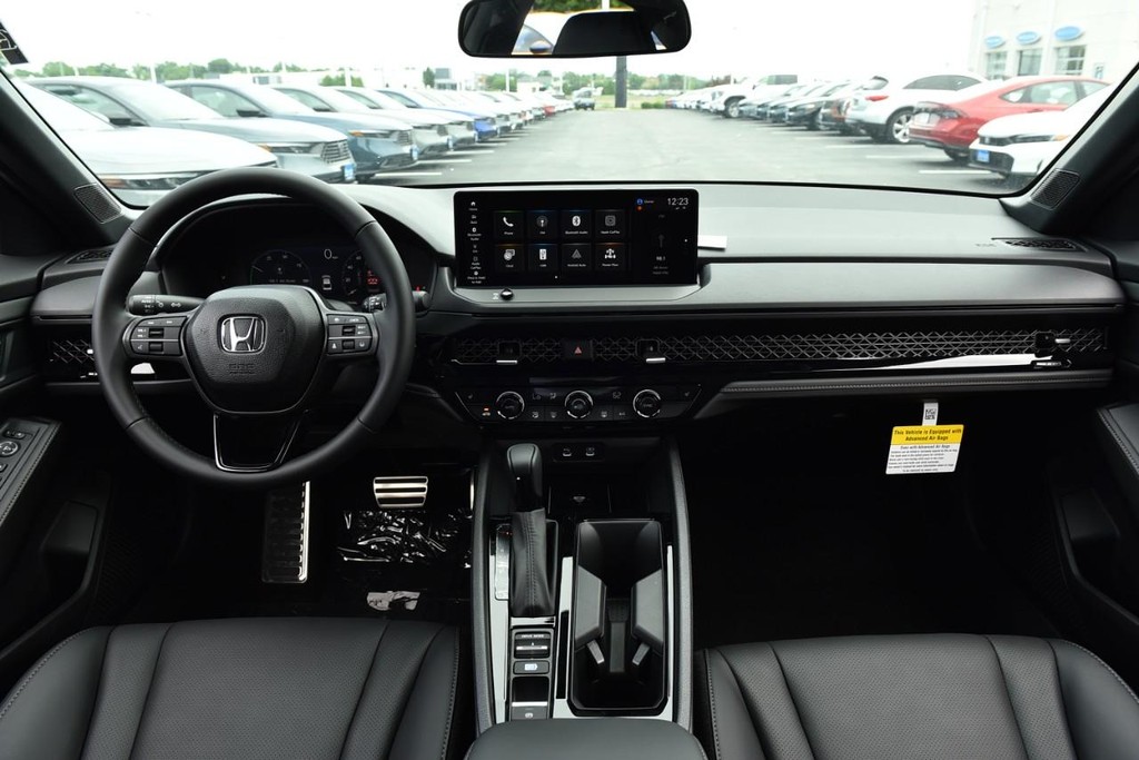 Honda Accord Hybrid Vehicle Image 07