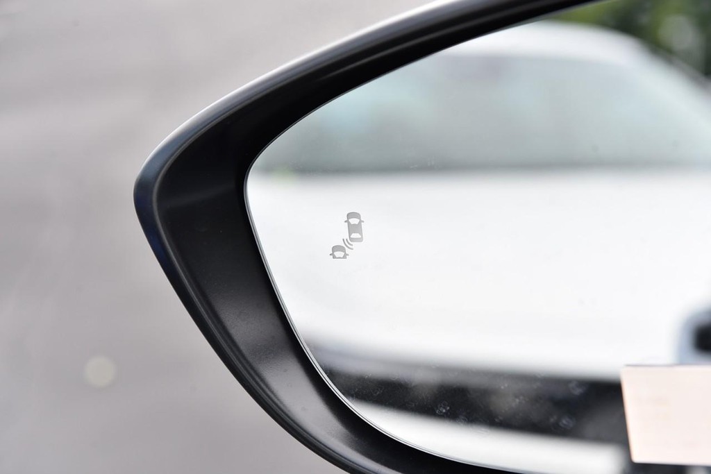 Honda Accord Hybrid Vehicle Image 10