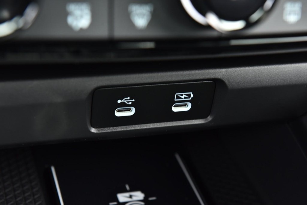 Honda Accord Hybrid Vehicle Image 16