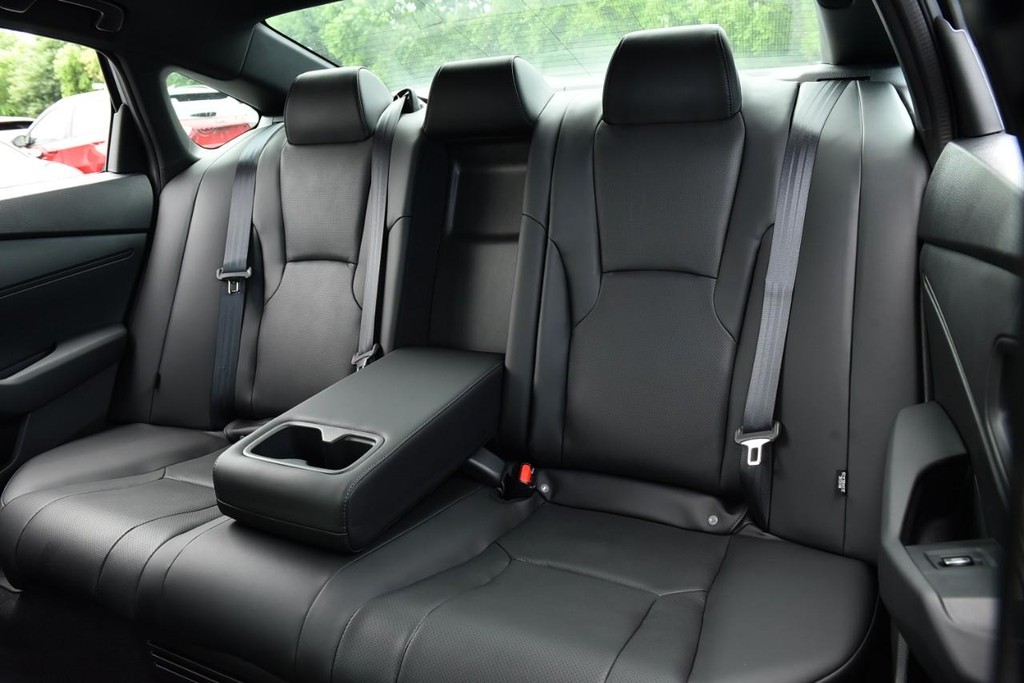 Honda Accord Hybrid Vehicle Image 24