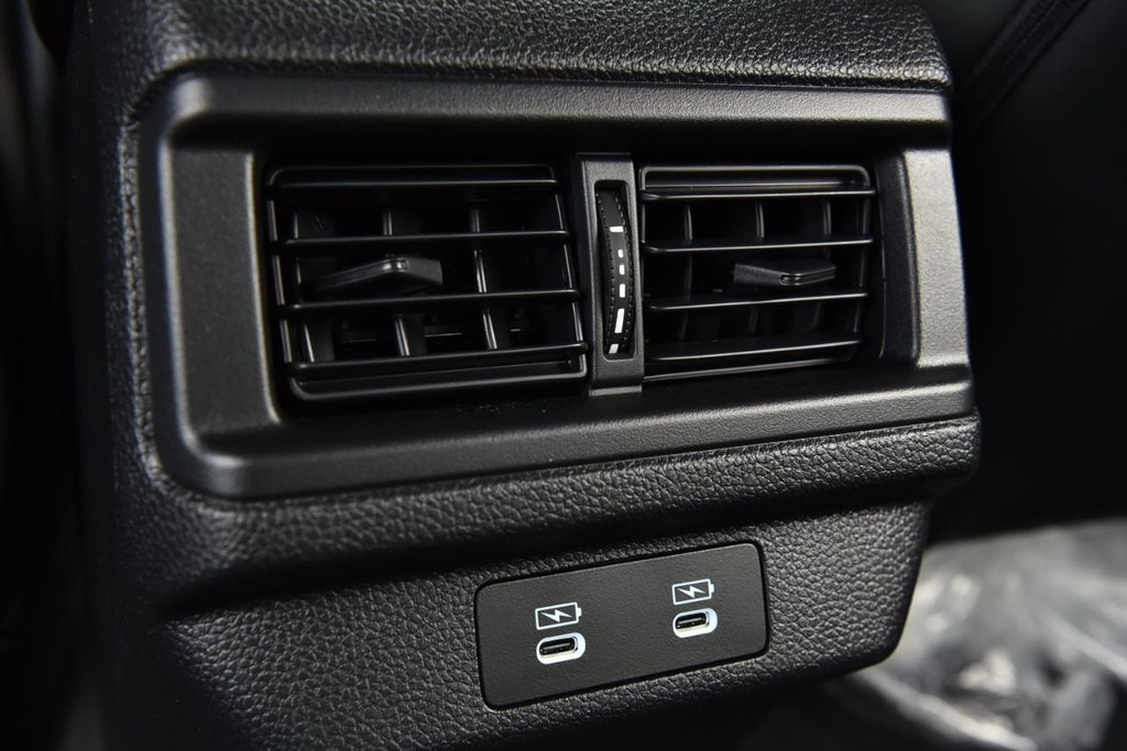 Honda Accord Hybrid Vehicle Image 25