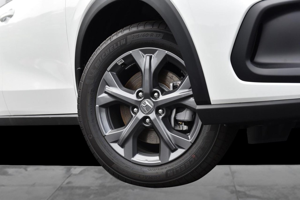 Honda HR-V Vehicle Full-screen Gallery Image 3
