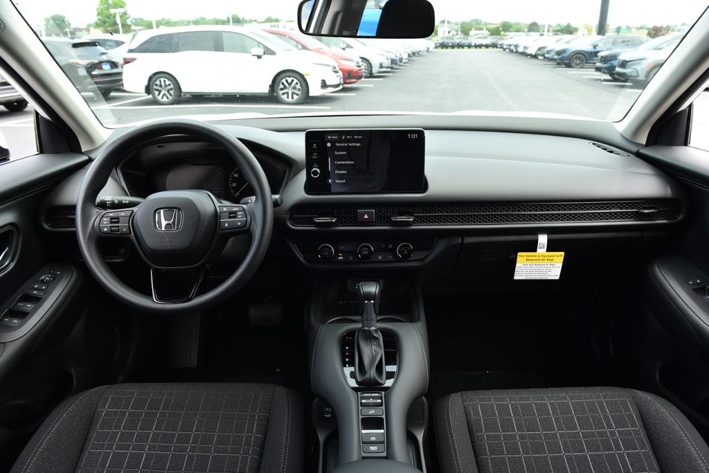 Honda HR-V Vehicle Full-screen Gallery Image 7