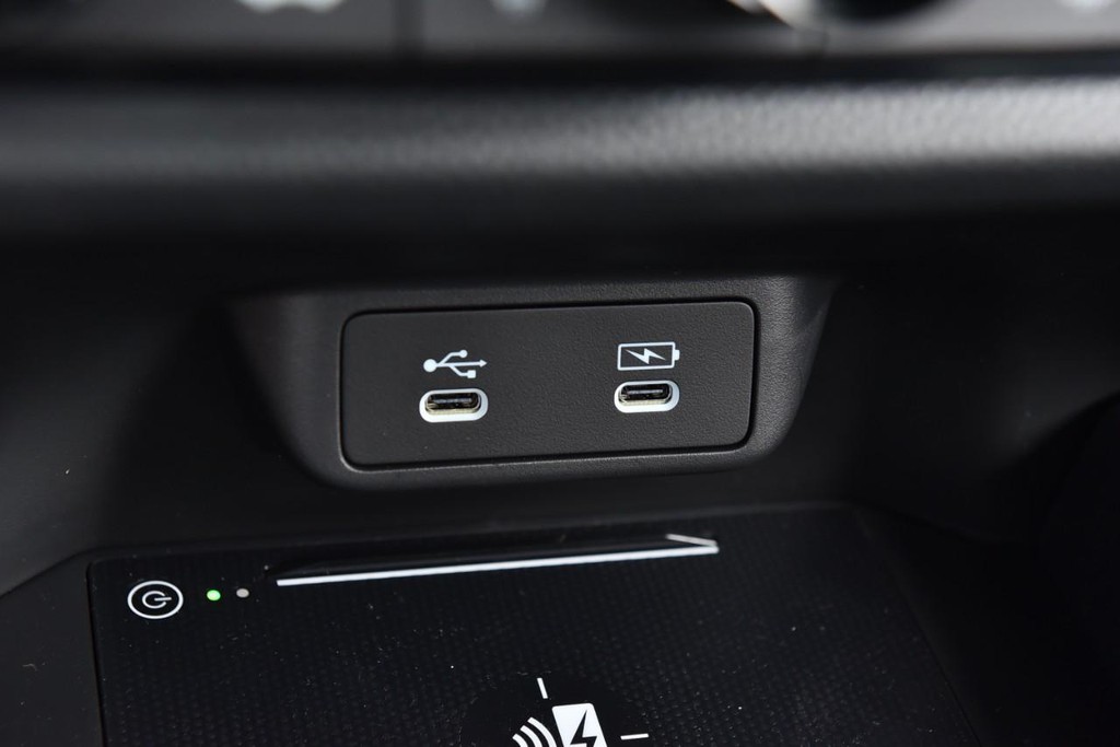 Honda HR-V Vehicle Full-screen Gallery Image 15