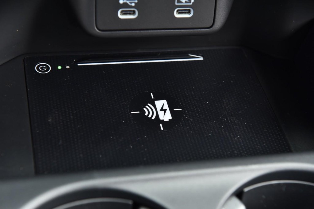 Honda HR-V Vehicle Full-screen Gallery Image 16