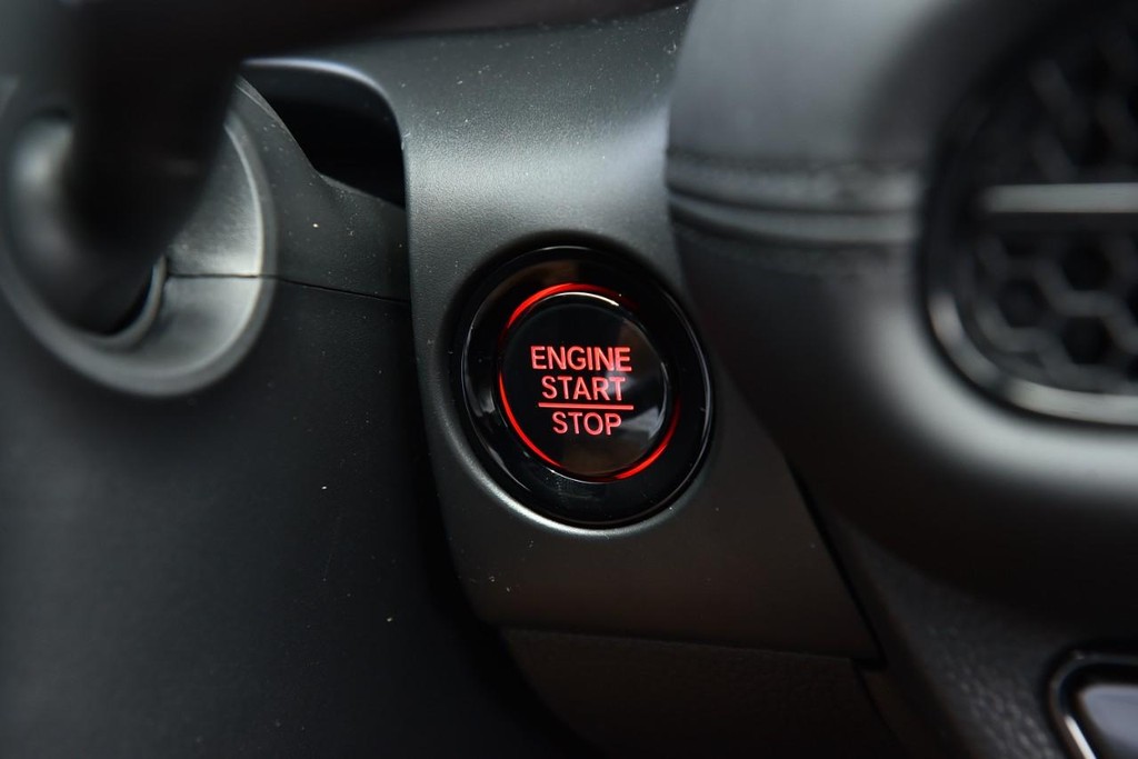 Honda HR-V Vehicle Full-screen Gallery Image 19