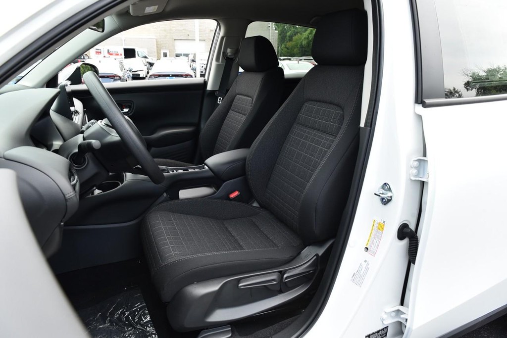 Honda HR-V Vehicle Full-screen Gallery Image 21
