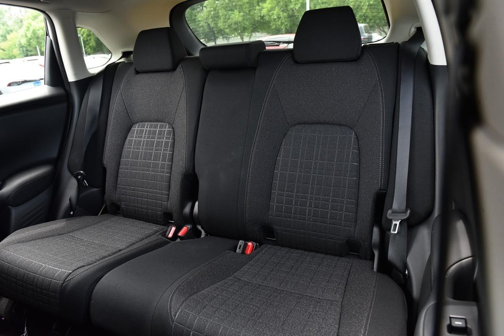 Honda HR-V Vehicle Full-screen Gallery Image 23