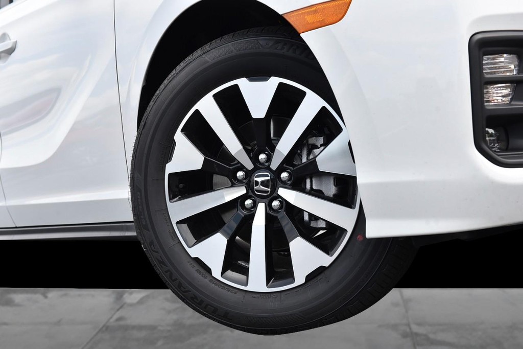 Honda Odyssey Vehicle Full-screen Gallery Image 3
