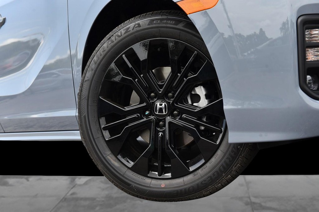 Honda Odyssey Vehicle Full-screen Gallery Image 3