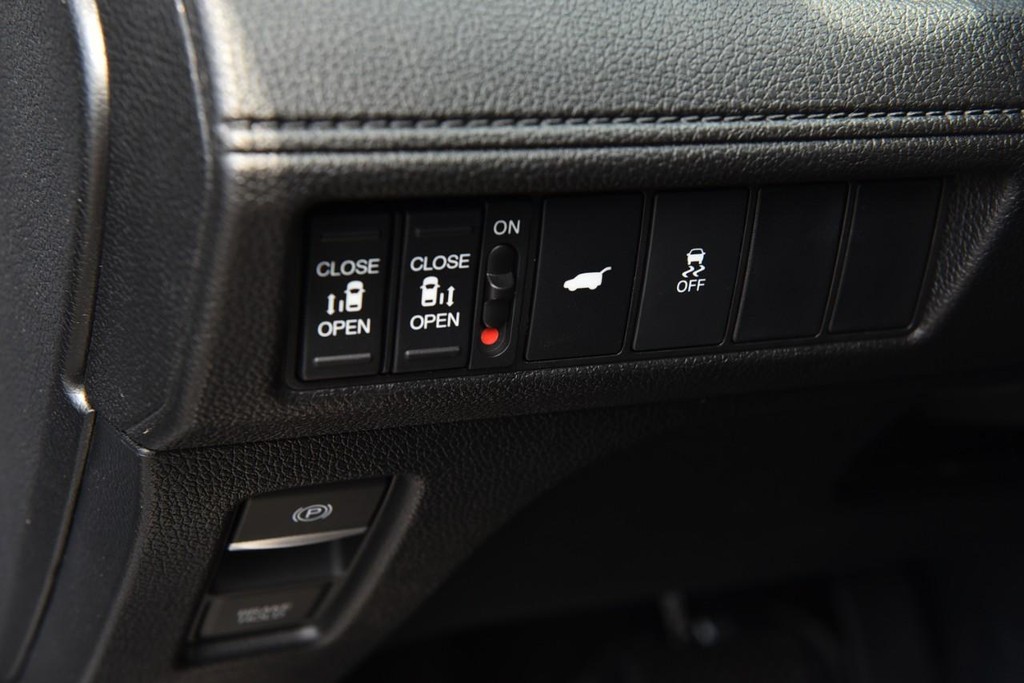 Honda Odyssey Vehicle Full-screen Gallery Image 11