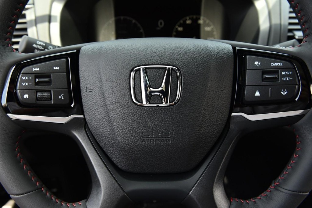 Honda Odyssey Vehicle Full-screen Gallery Image 22