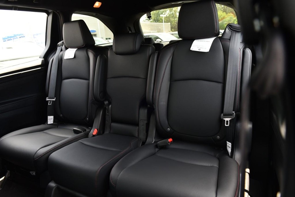 Honda Odyssey Vehicle Full-screen Gallery Image 26