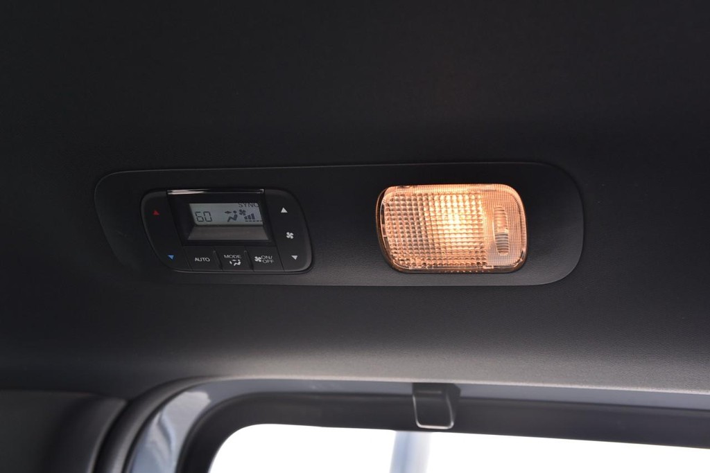 Honda Odyssey Vehicle Full-screen Gallery Image 27