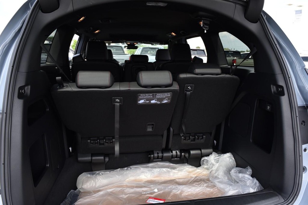 Honda Odyssey Vehicle Full-screen Gallery Image 31