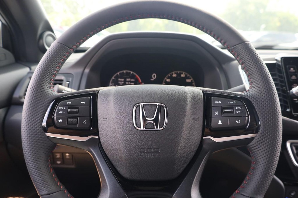 Honda Ridgeline Vehicle Full-screen Gallery Image 9