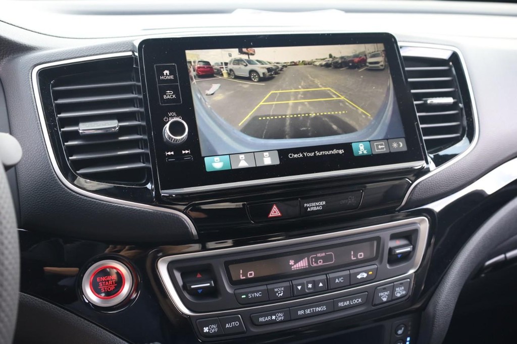 Honda Ridgeline Vehicle Full-screen Gallery Image 12
