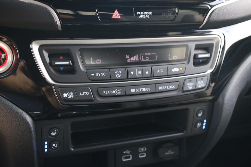 Honda Ridgeline Vehicle Full-screen Gallery Image 13