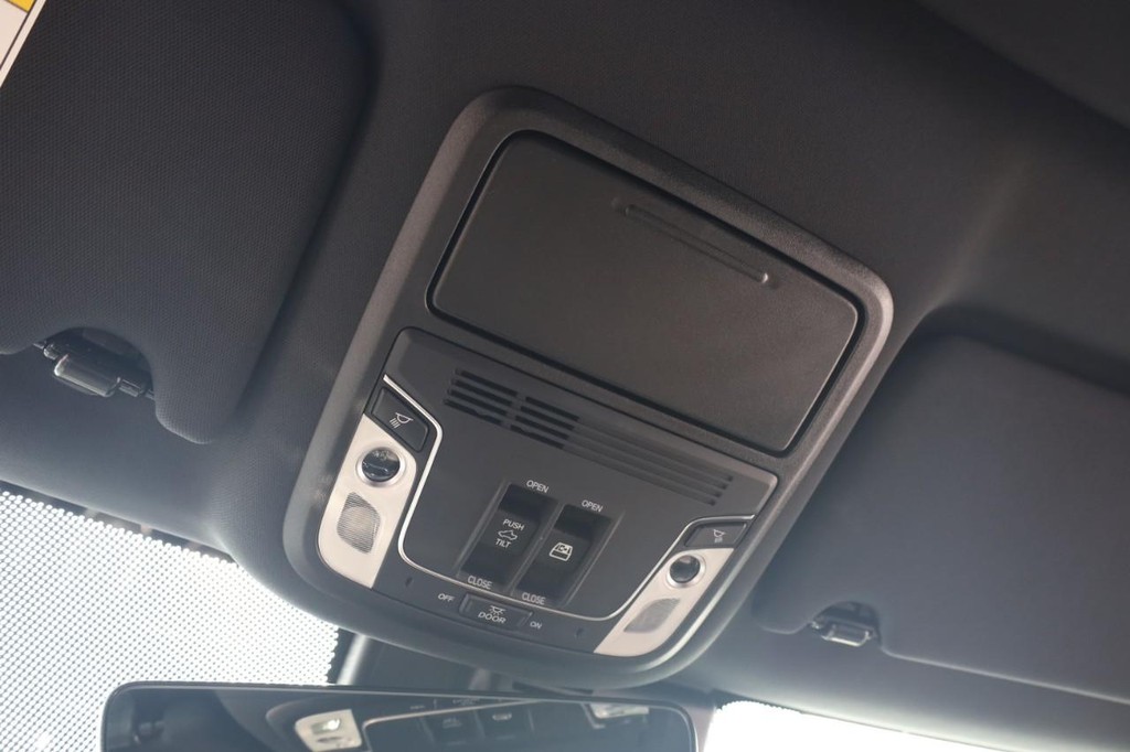 Honda Ridgeline Vehicle Full-screen Gallery Image 16