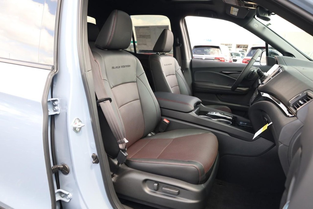 Honda Ridgeline Vehicle Full-screen Gallery Image 23