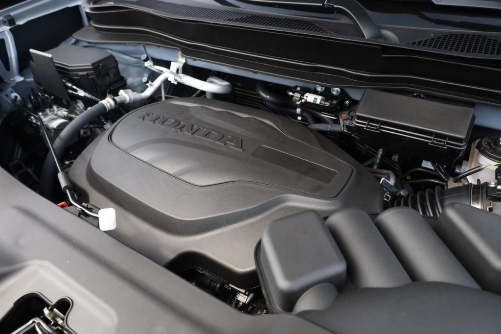 Honda Ridgeline Vehicle Full-screen Gallery Image 24